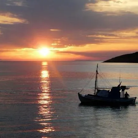 Appartamento Melina's Sunset-two Spaces Romantic Honeymoon With Amazing Seaview Sunset